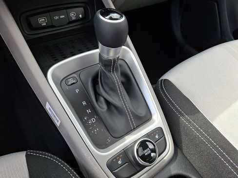 New 2026 Hyundai Venue SEL FWD image 11