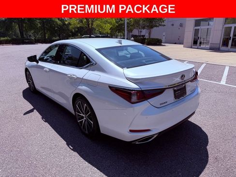 Certified 2024 Lexus ES 350 w/ Premium Package FWD image 5