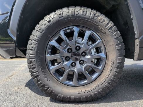 Used 2025 Toyota Tundra SR5 w/ SR5 Convenience Package AWD/4WD image 10