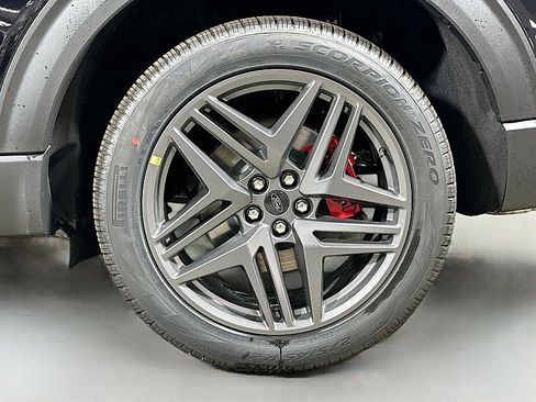 New 2026 Ford Explorer ST-Line w/ ST-Line Street Pack image 19