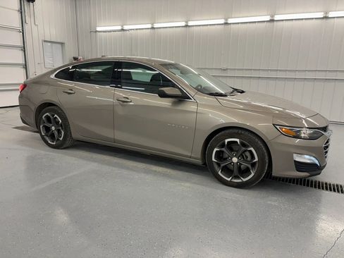 Used 2022 Chevrolet Malibu LT FWD image 1
