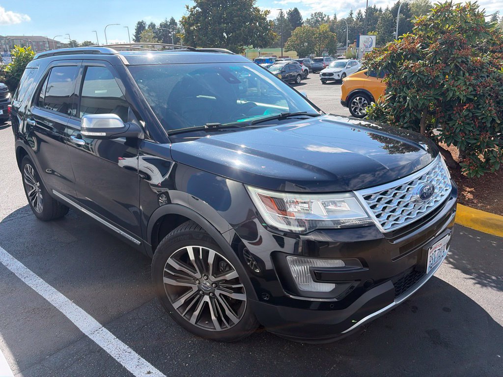 Used 2017 Ford Explorer Platinum AWD/4WD image 3