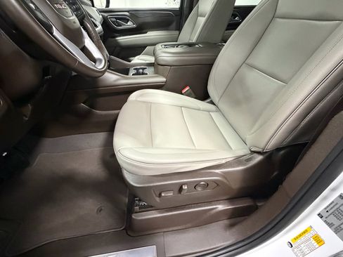 Used 2023 GMC Yukon SLT image 33