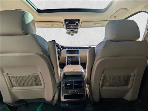 Used 2017 Land Rover Range Rover Sport SE image 21