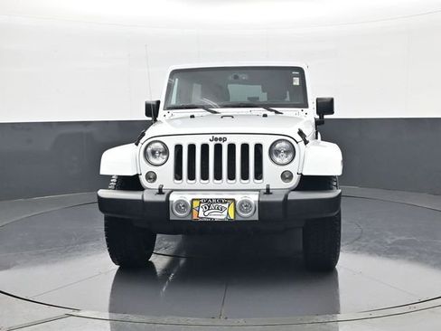 Used 2016 Jeep Wrangler Unlimited Sahara AWD/4WD image 2