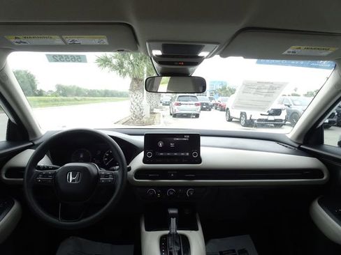 Used 2025 Honda HR-V LX image 11