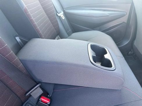 Used 2025 Toyota Corolla SE FWD image 12