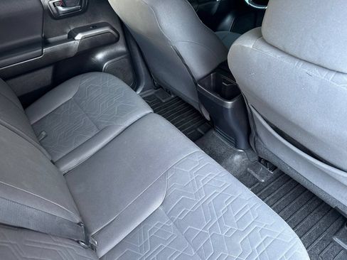 Used 2019 Toyota Tacoma TRD Off-Road AWD/4WD image 16