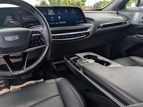 Used 2024 Cadillac Lyriq Tech AWD/4WD image 24