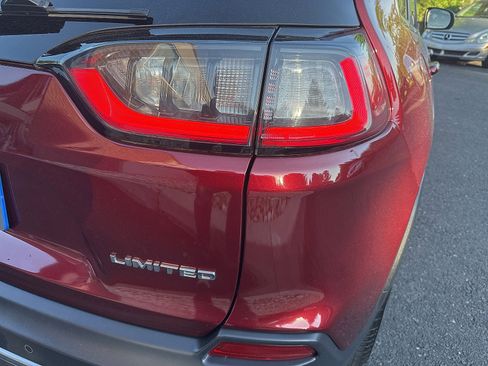 Used 2019 Jeep Cherokee Limited AWD/4WD image 15