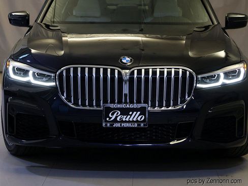 Used 2021 BMW 740i xDrive w/ M Sport Package AWD/4WD image 6