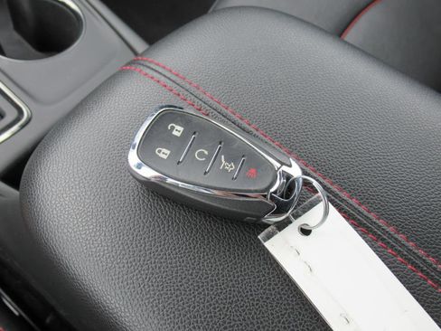 Used 2022 Chevrolet Equinox RS w/ RS Leather Package image 30