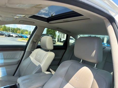 Used 2008 INFINITI M35 w/ Technology Pkg RWD image 13
