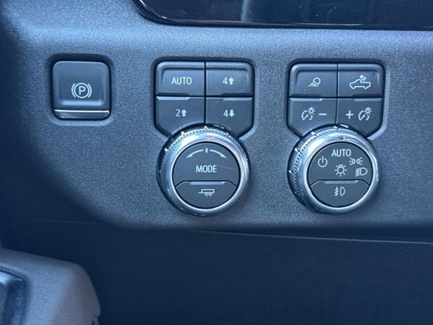 New 2026 GMC Sierra 2500 SLT w/ SLT Premium Package image 30