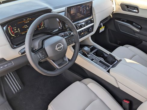 New 2026 Nissan Pathfinder SL image 11