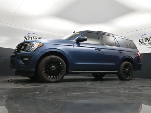 Used 2020 Ford Expedition XLT w/ Equipment Group 202A RWD image 28