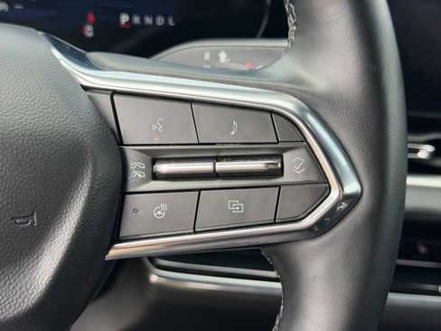 Used 2025 Chevrolet Equinox LT FWD image 22