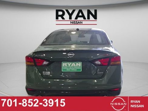 New 2026 Nissan Altima 2.5 SR w/ SR Premium Package AWD/4WD image 4