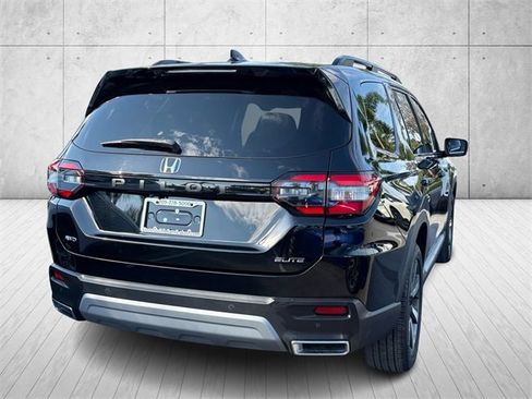 Used 2023 Honda Pilot Elite image 5