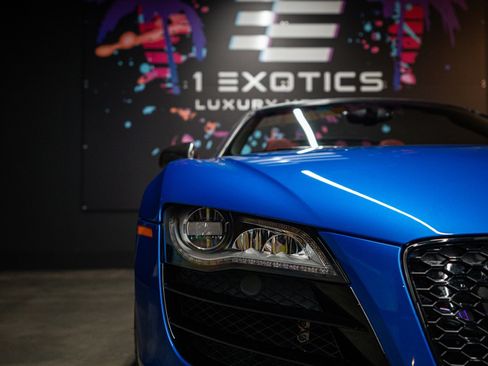 Used 2011 Audi R8 V10 image 13