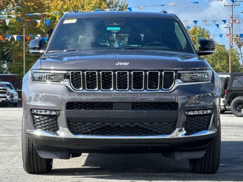 New 2025 Jeep Grand Cherokee L Limited w/ Trailer Tow Package image 9