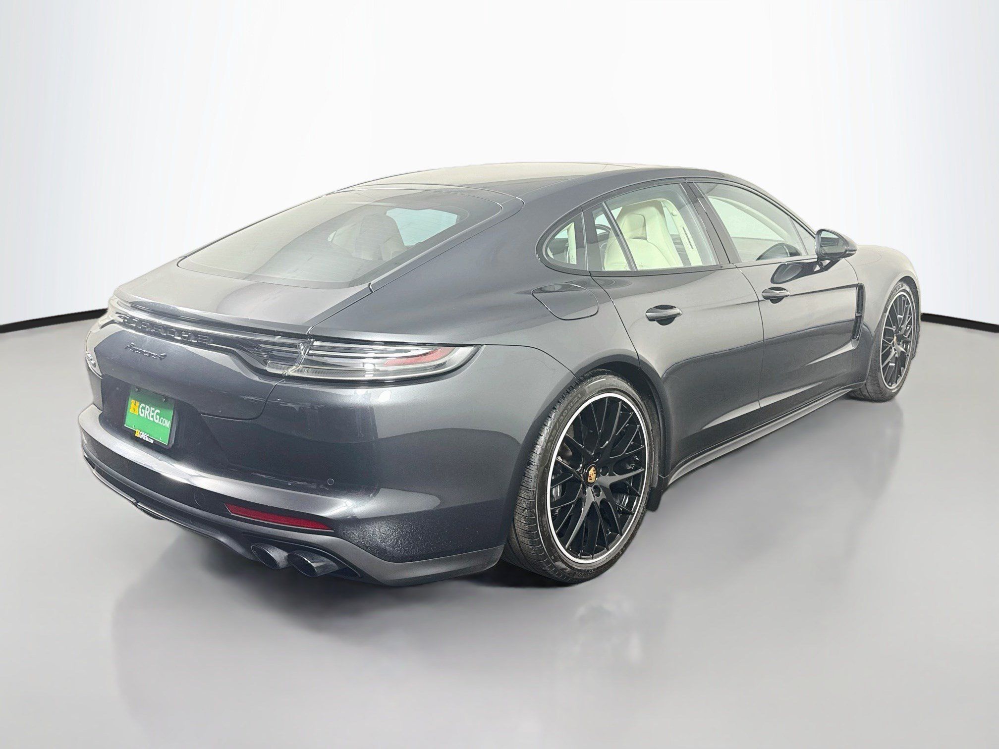 Used 2023 Porsche Panamera 4 Platinum Edition AWD/4WD image 10