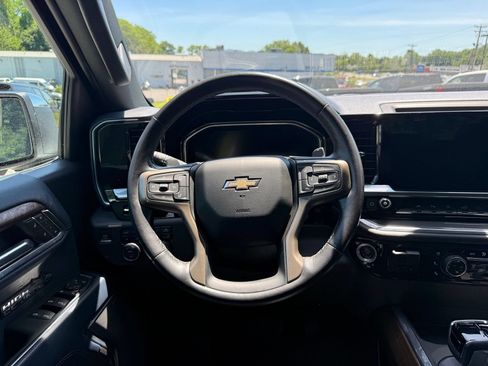 Used 2023 Chevrolet Silverado 1500 High Country w/ High Country Premium Package AWD/4WD image 22