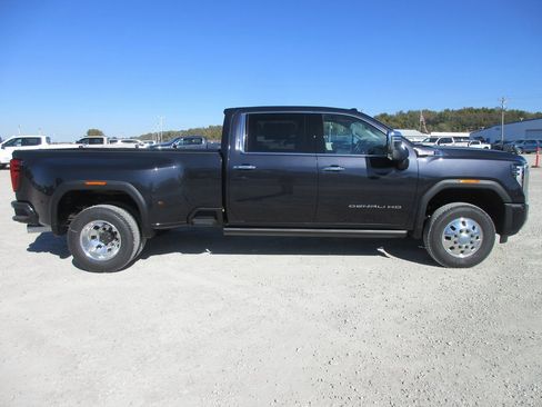 New 2026 GMC Sierra 3500 Denali w/ Denali Reserve Package image 3