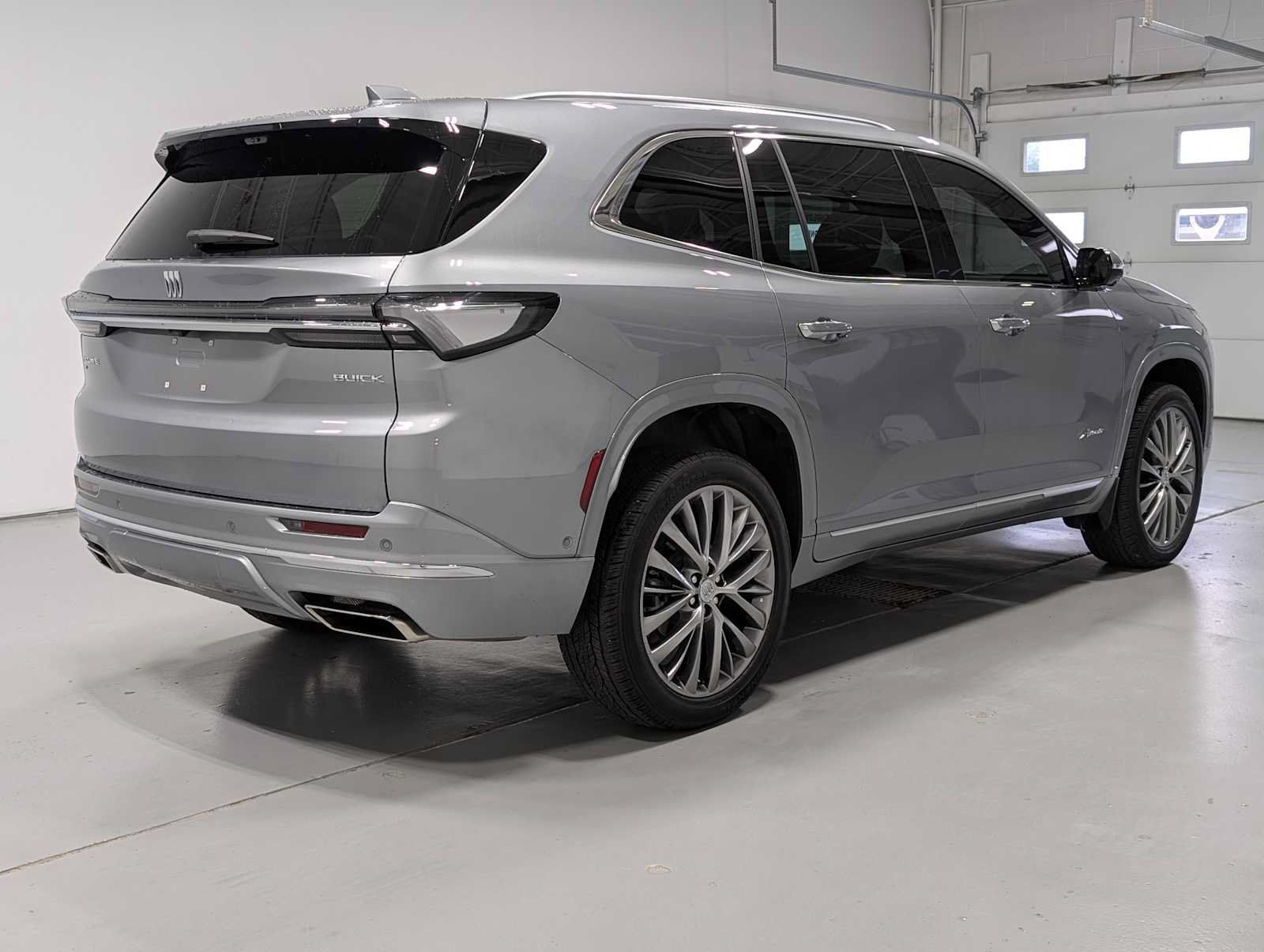 Certified 2025 Buick Enclave Avenir w/ Super Cruise Package AWD/4WD image 8