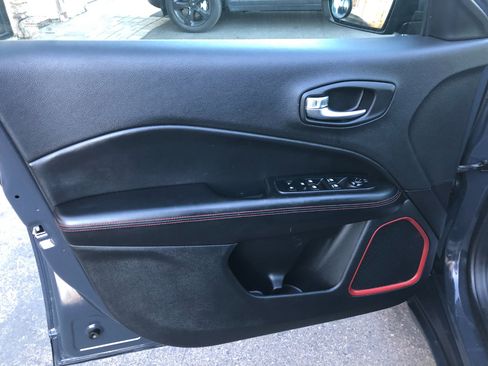 Used 2018 Jeep Compass Trailhawk w/ Leather Interior Group image 10