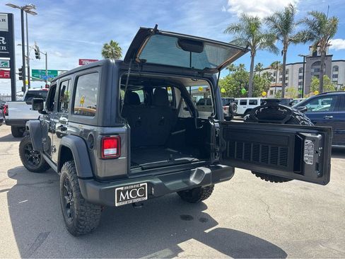 Used 2022 Jeep Wrangler Unlimited Sport AWD/4WD image 32