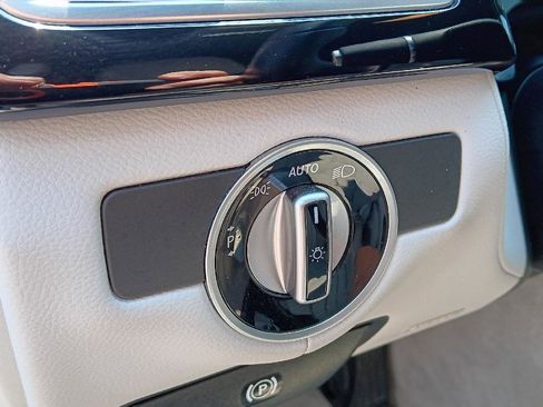 Used 2016 Mercedes-Benz CLS 400 w/ Premium 1 Package image 9