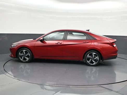 Used 2023 Hyundai Elantra SEL w/ Convenience Package FWD image 2