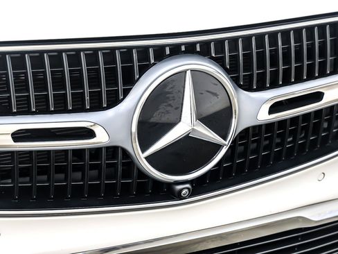 Used 2023 Mercedes-Benz GLC 300 w/ Exclusive Trim Package image 13
