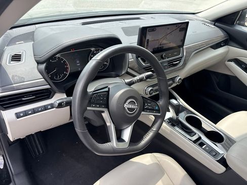 Used 2023 Nissan Altima 2.5 SL FWD image 4