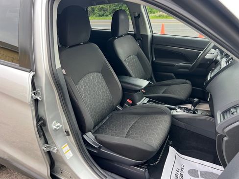 Used 2020 Mitsubishi Outlander Sport ES image 27