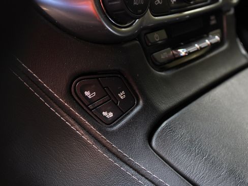 Used 2015 Chevrolet Tahoe LTZ image 34