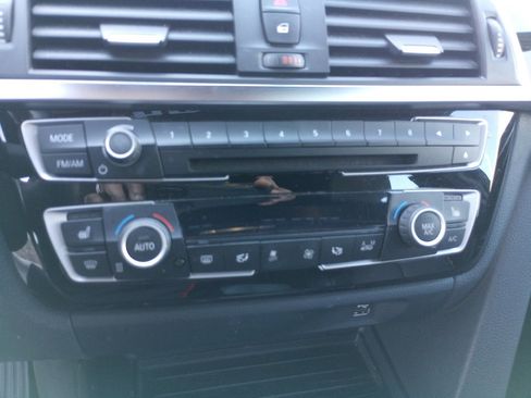 Used 2018 BMW 330i image 18