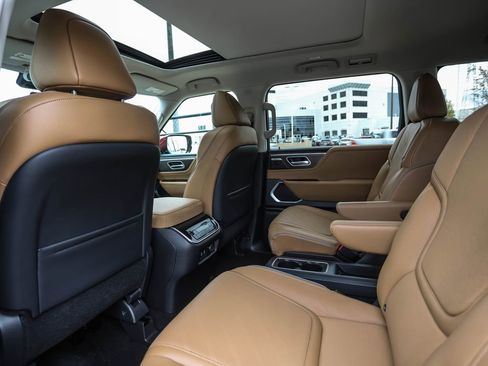 Used 2025 INFINITI QX80 Luxe AWD/4WD image 21