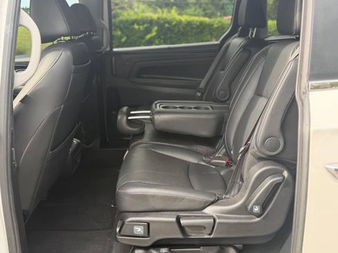 Used 2023 Honda Odyssey Touring image 12