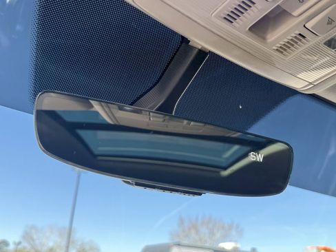 Used 2021 Volkswagen Atlas SE image 21