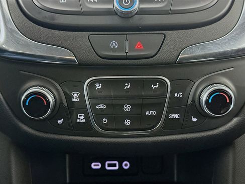 Used 2024 Chevrolet Equinox LT image 24