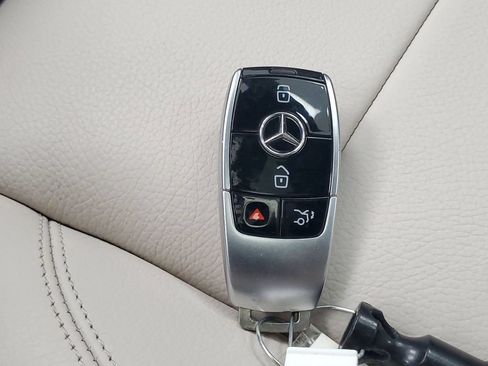 Used 2019 Mercedes-Benz E 300 4MATIC image 27
