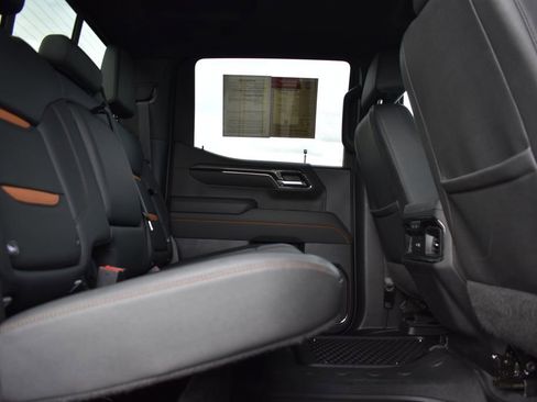 Used 2023 GMC Sierra 1500 AT4 w/ AT4 Preferred Package image 10