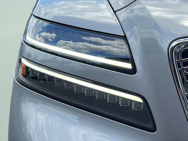 Certified 2025 Genesis GV80 2.5T AWD/4WD image 25