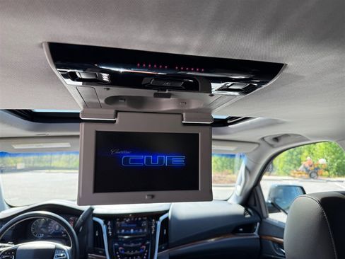 Used 2016 Cadillac Escalade Premium image 28