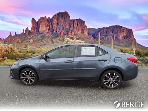 Used 2018 Toyota Corolla SE w/ Carpet Mat Package (TMS) FWD image 3