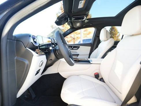 Used 2026 Mercedes-Benz GLC 300 4MATIC image 36