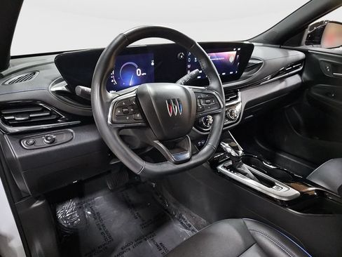Used 2025 Buick Envista Sport Touring w/ Convenience I Package FWD image 9