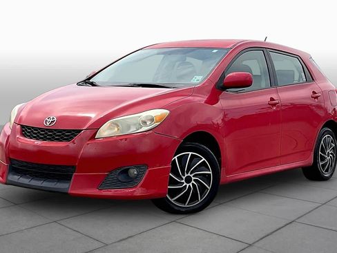 Used 2009 Toyota Matrix FWD image 2